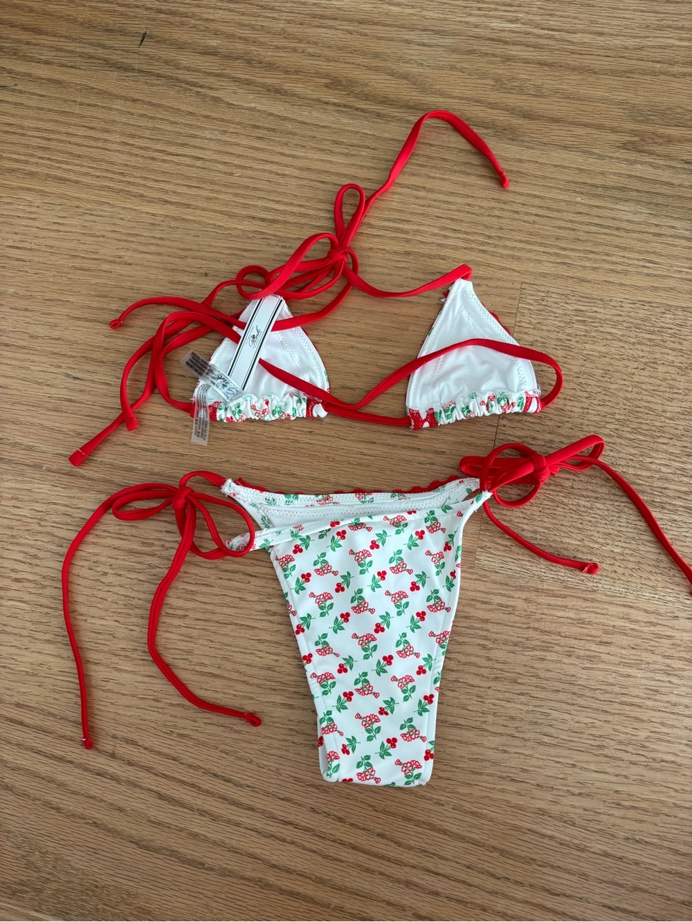 Frankie’s Bikinis set - Picture 3 of 4